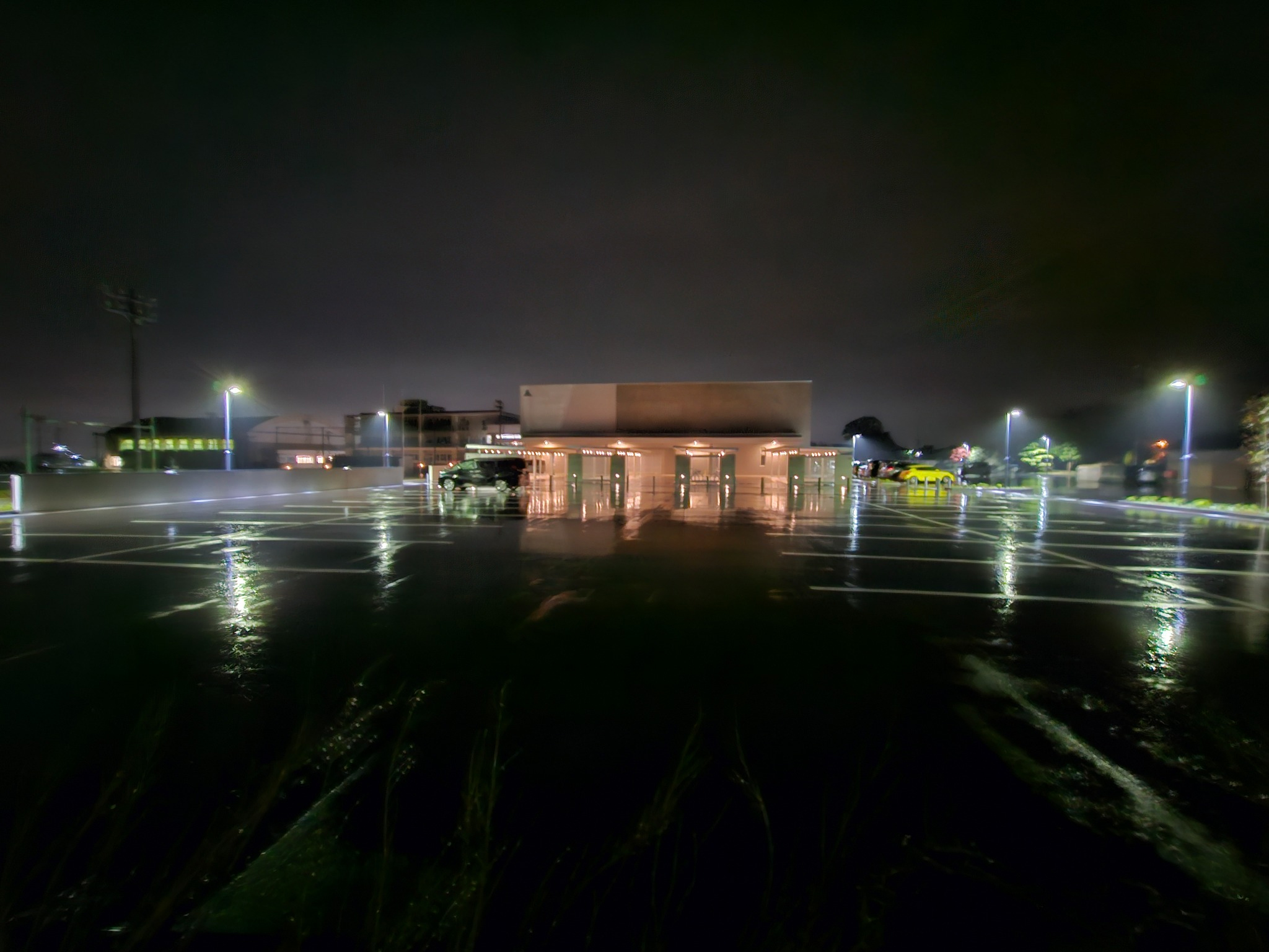 Rainy night parking lot at Mantenoyu.