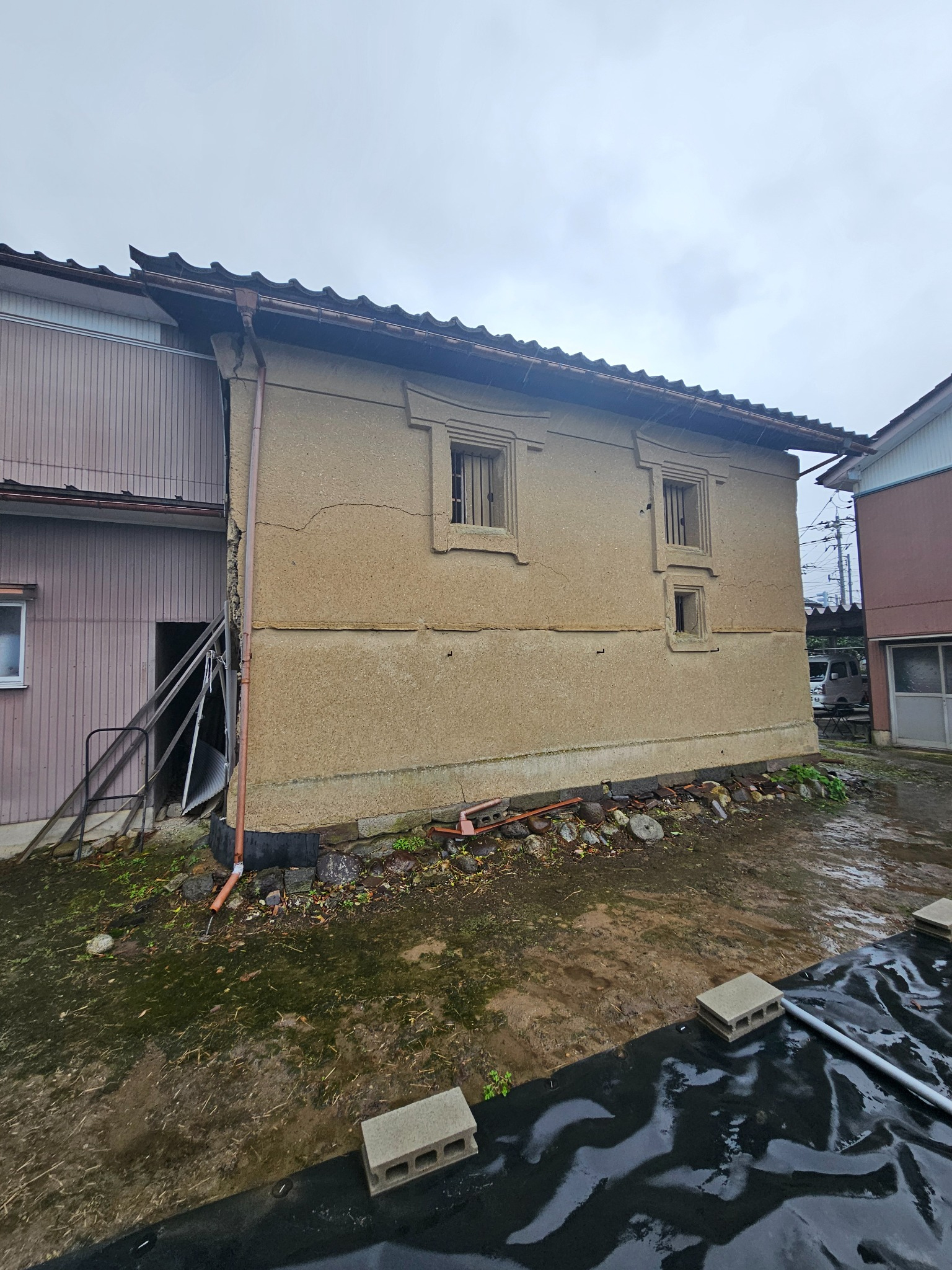 The kura at Hanasaki, standing beside the old family home.