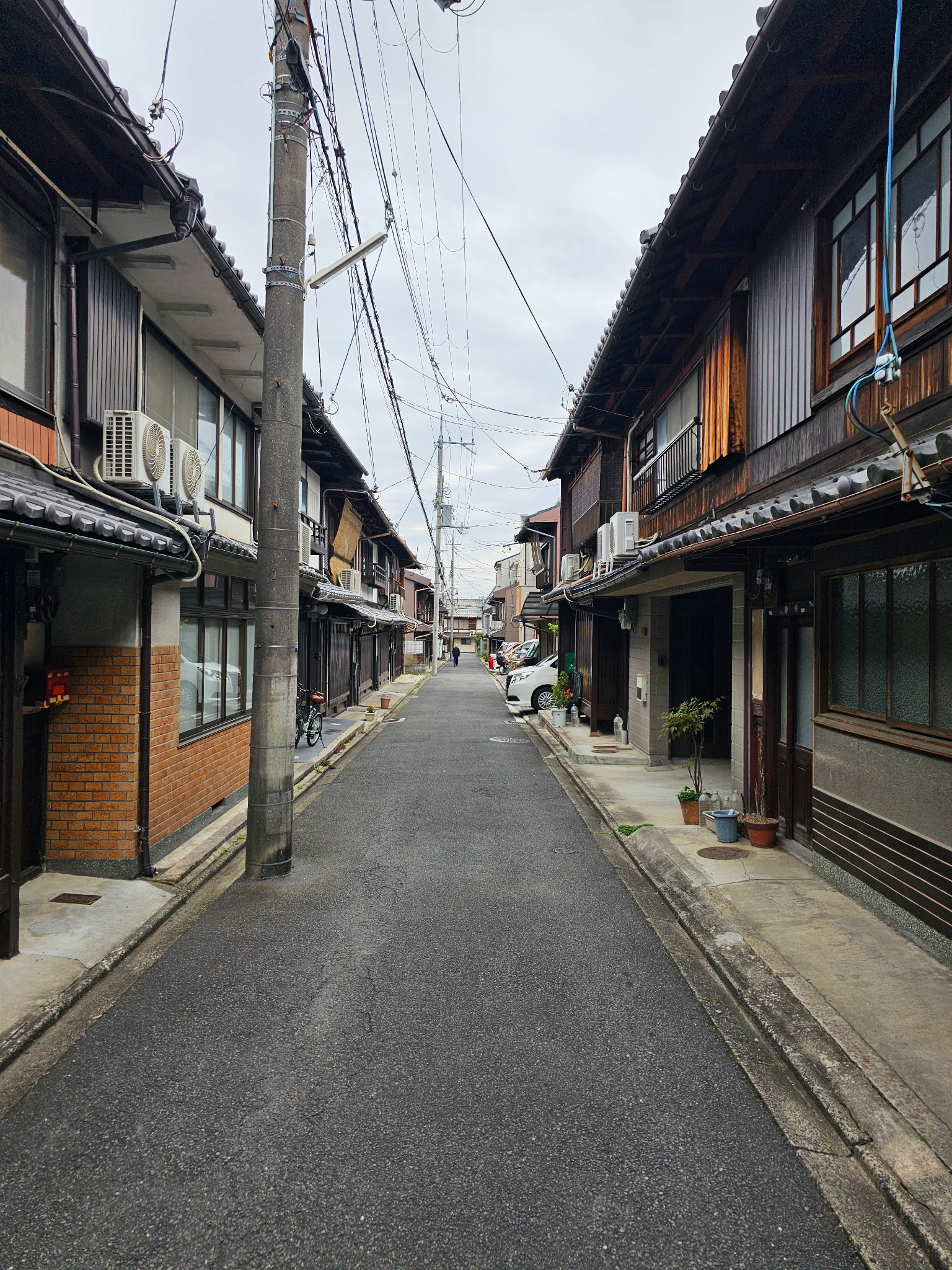 Old Kyoto neighborhood street walk.